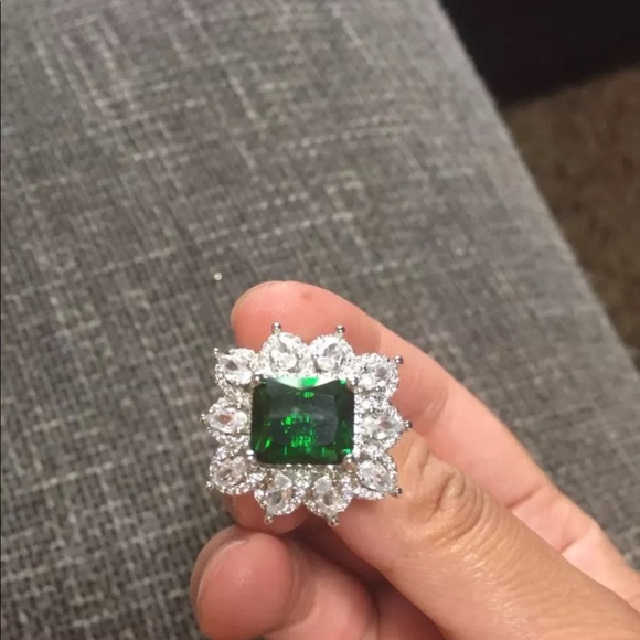 New 925 Silver 15 CT Zircon Ring - Picture 8 of 8